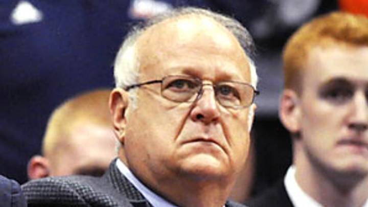 Syracuse assistant placed on leave amid molestation investigation