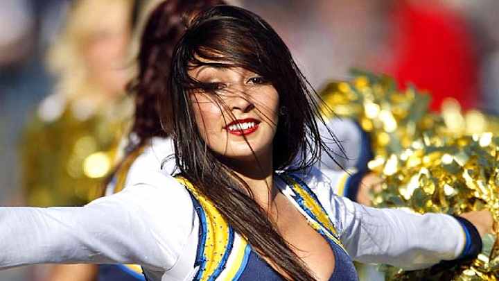 NFL Cheerleaders: Week 13