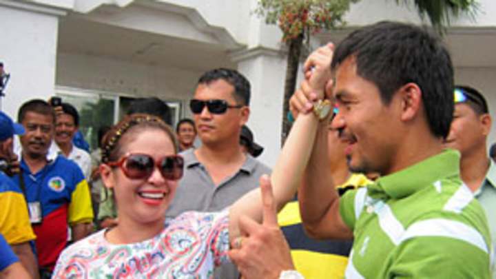 Manny Pacquiao's wife to run for vice governor in 2013 elections