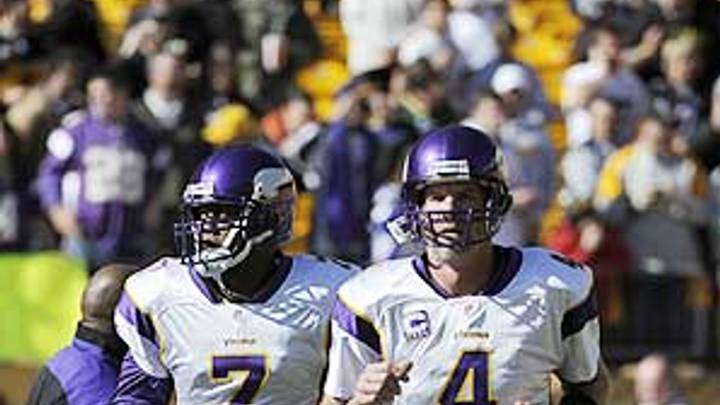 Line of scrimmage: Minnesota QBs; Fred Jackon's value; more debate Line of scrimmage: Minnesota QBs; Fred Jackon's value; more debate