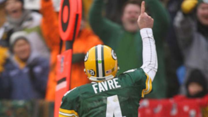 Packers CEO says team will eventually retire Favre's No. 4