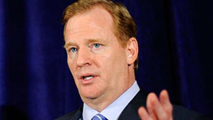 NFL hopes to curb wild spending by teams in uncapped 2010 season