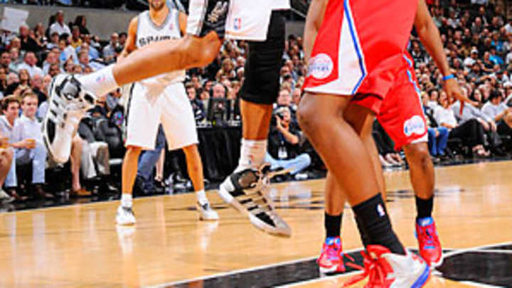Spurs snatch Game 1 from Clippers by stopping Paul, spreading ball Spurs snatch Game 1 from Clippers by stopping Paul, spreading ball