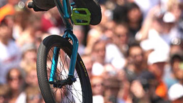 Beating out riders half his age, BMX legend Mirra dominates in Chicago