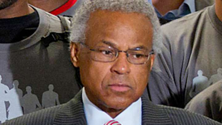 NBA agents growing in favor of players' union decertification NBA agents growing in favor of players' union decertification