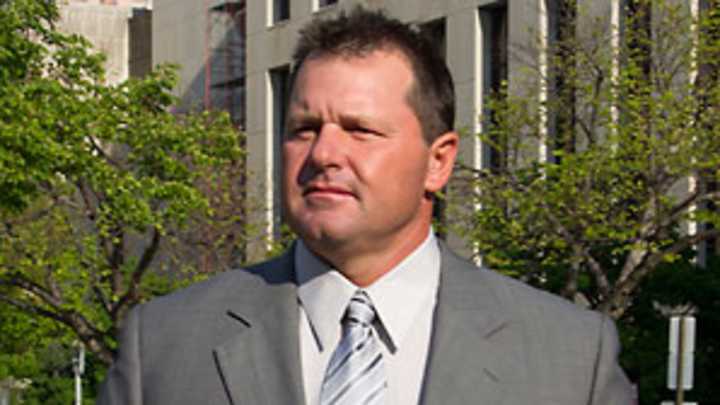 Key questions before jury decides Roger Clemens' fate