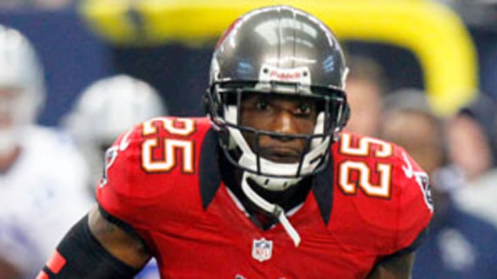 Patriots obtain CB Talib from Buccaneers