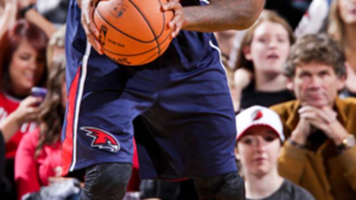 Report: Lakers eye deal for Josh Smith?