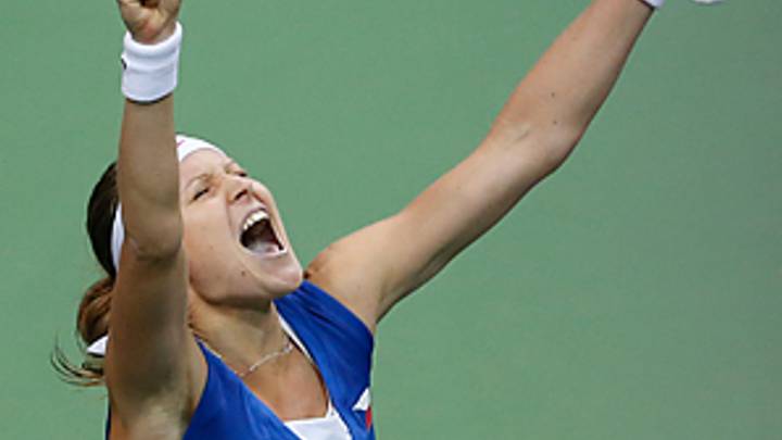 Czech Republic leads Serbia 2-0 in Fed Cup final