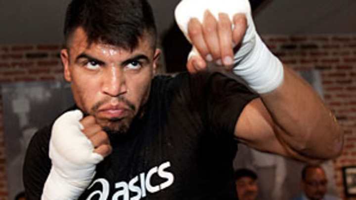 Quick jabs: Victor Ortiz eyes Freddie Roach, Gabriel Rosado's rise, more