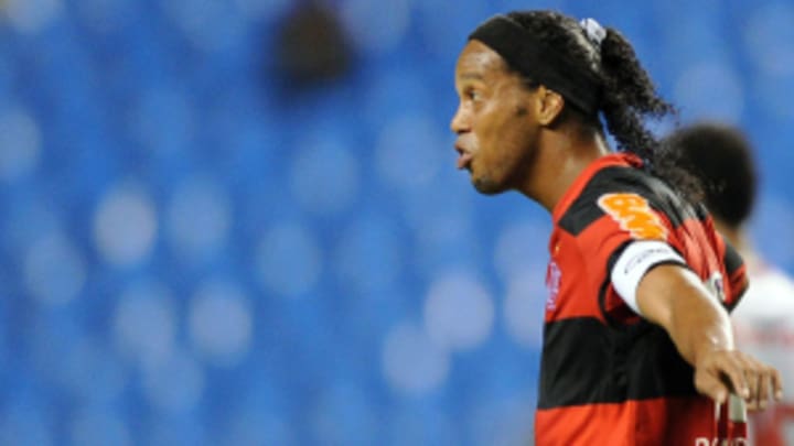 Ronaldinho loses $750,000 Coke sponsorship for drinking Pepsi at press conference