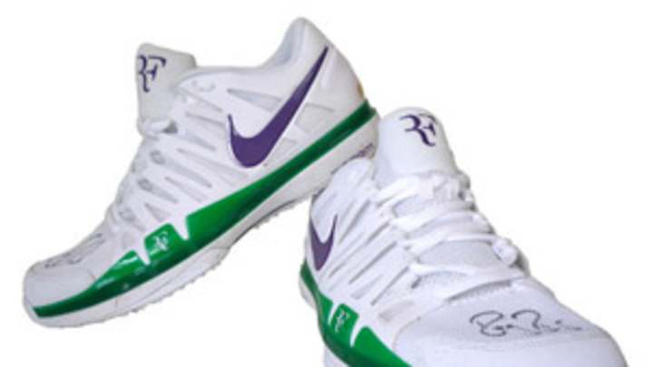 Roger Federer's 2012 Wimbledon shoes auctioning for astonishing price Roger Federer's 2012 Wimbledon shoes auctioning for astonishing price