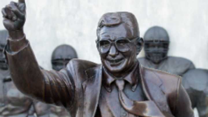 Penn State: No decision on removal of Joe Paterno statue