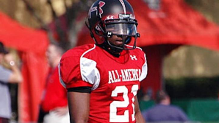 ATH Neal chooses Notre Dame after skipping own signing ceremony