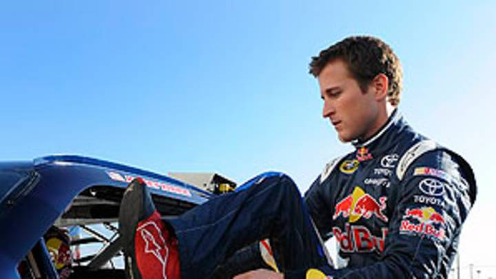 Red Bull Racing's Kahne, Vickers rebound after medical troubles