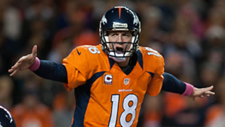Broncos' Manning says right thumb sore but OK