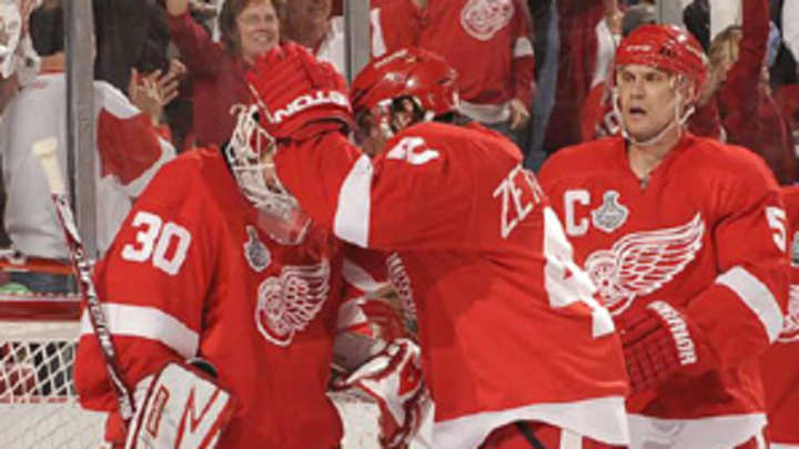 Wings use tried and true methods in moving halfway to Cup repeat