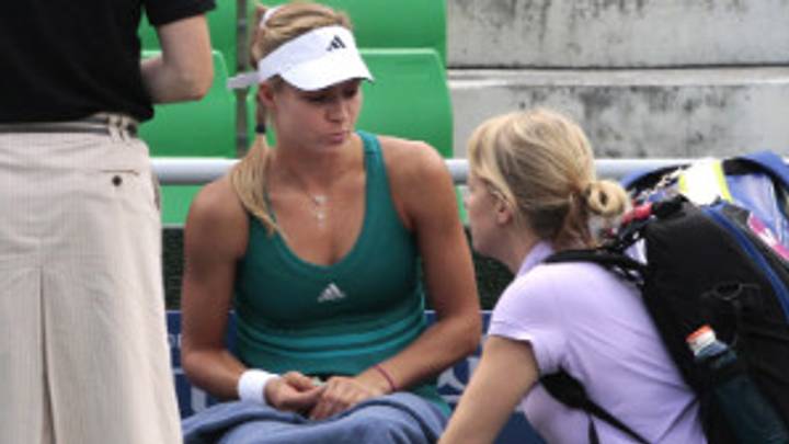 Kirilenko withdraws from Korea Open with injury Kirilenko withdraws from Korea Open with injury
