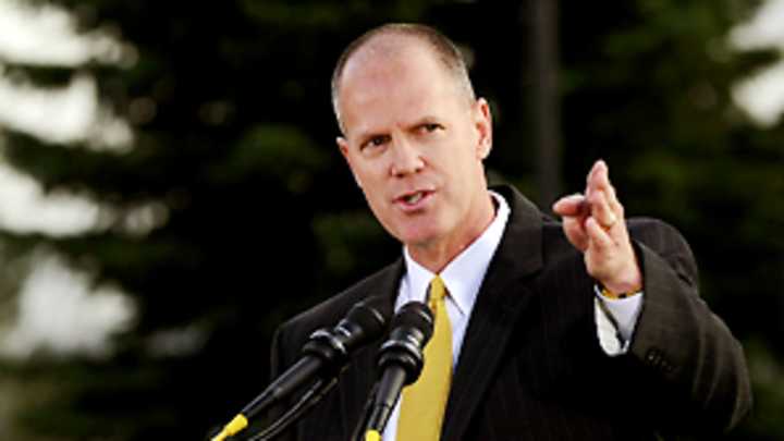 Which new coach inherits the most (and least) favorable situation? Which new coach inherits the most (and least) favorable situation?