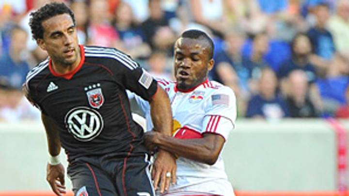 United De Rosario stings former team; Sporting KC's streak intact