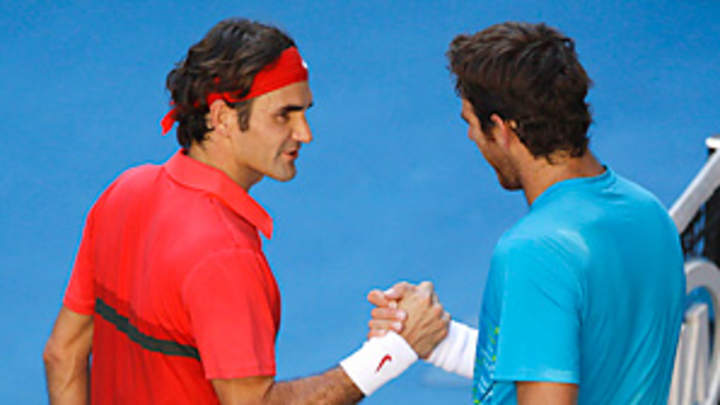 Vintage Federer delivers convincing win in poetic milestone match