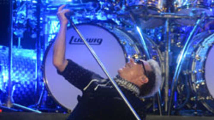 David Lee Roth: Van Halen wants to perform at the Super Bowl