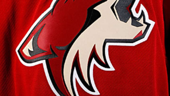 Glendale officials approve Coyotes arena deal