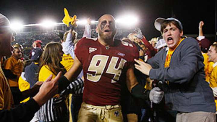 BC star Mark Herzlich battling his toughest opponent: cancer