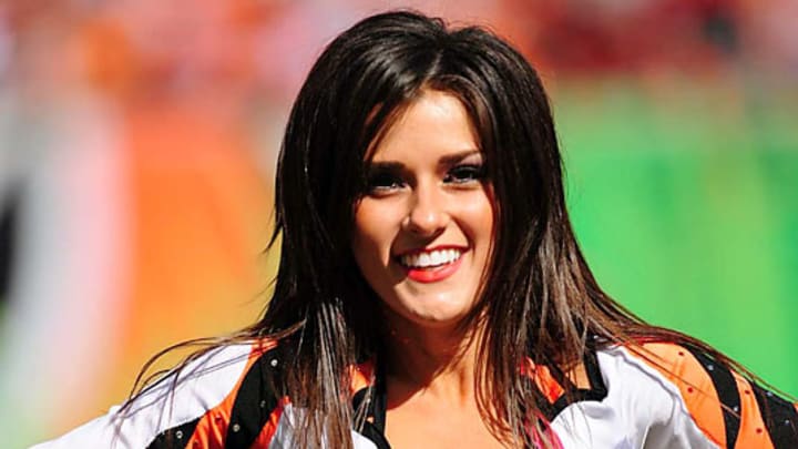 NFL Cheerleaders: Week 6