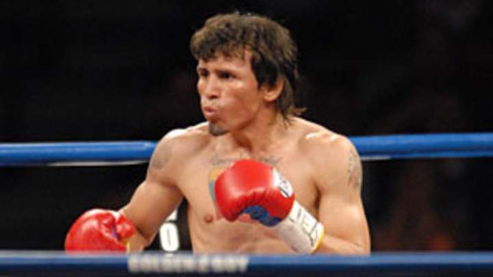 Valero stops Velazquez to retain WBC title, improves to 26-0 Valero stops Velazquez to retain WBC title, improves to 26-0