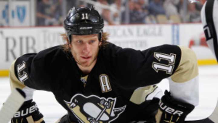 Jordan Staal learned of trade from Penguins to brother's Hurricanes on wedding day