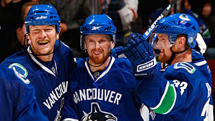 The Sedins' dilemma, Wild GM hunt, Capitals goalies and more