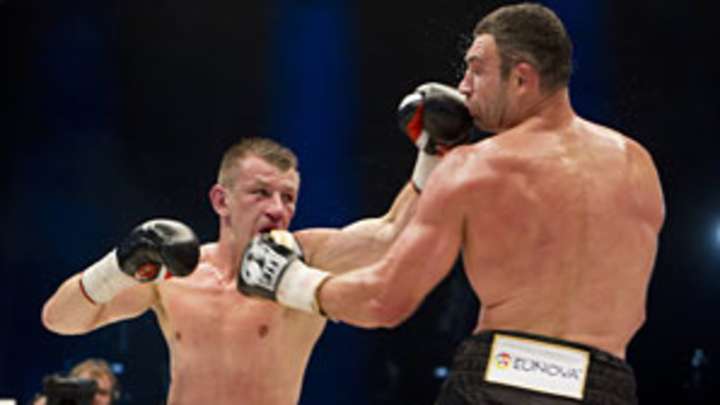 Former heavyweight challenger Tomasz Adamek gets back in line