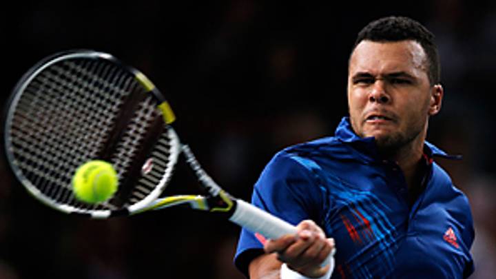 Tsonga edges past Benneteau at Paris Masters Tsonga edges past Benneteau at Paris Masters