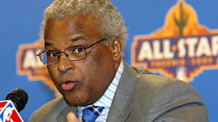 Preparing for worst, union stresses solidarity as labor unrest looms