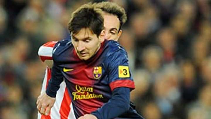 Messi extends contract with Barcelona through 2018 Messi extends contract with Barcelona through 2018