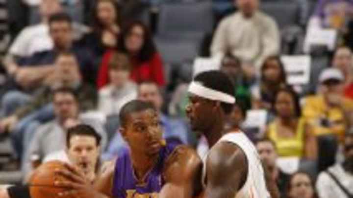 Spencer Hawes, Kwame Brown reportedly being shopped by Sixers