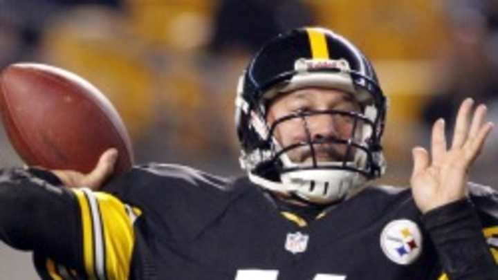 Report: Charlie Batch to start at quarterback for Steelers, Plaxico Burress headed to town for physical