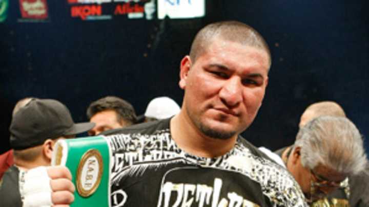 More flab than fit, Arreola looks to prove naysayers wrong More flab than fit, Arreola looks to prove naysayers wrong