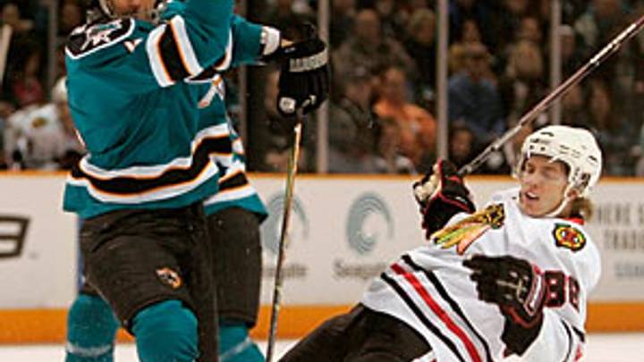 Kane to pay for cab incident, Teubert's presence felt, more Kane to pay for cab incident, Teubert's presence felt, more
