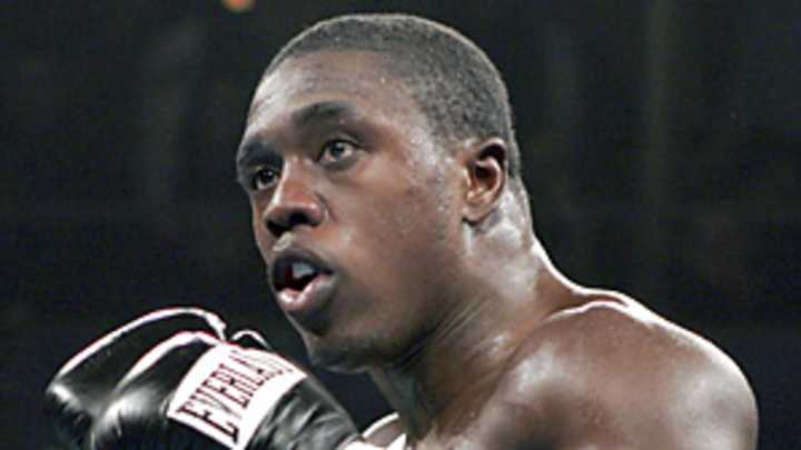 Berto overpowers Quintana, proves he deserves shot at Pacquiao