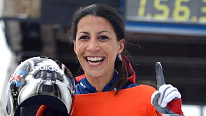 Shelley Rudman sets track record, wins World Cup skeleton race