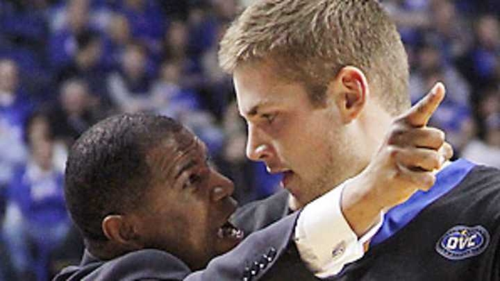 Morehead State suspends coach for 1 game for pushing player