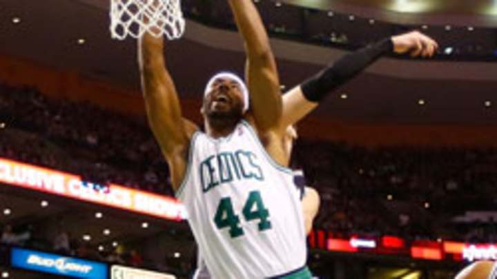 Chris Wilcox injures thumb, out for up to one month