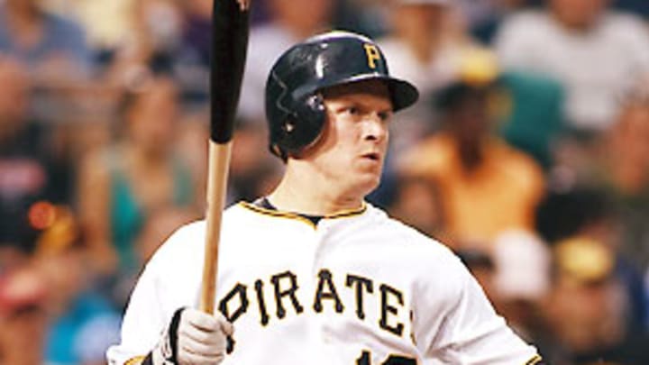 Braves acquire Pirates CF McLouth for three prospects