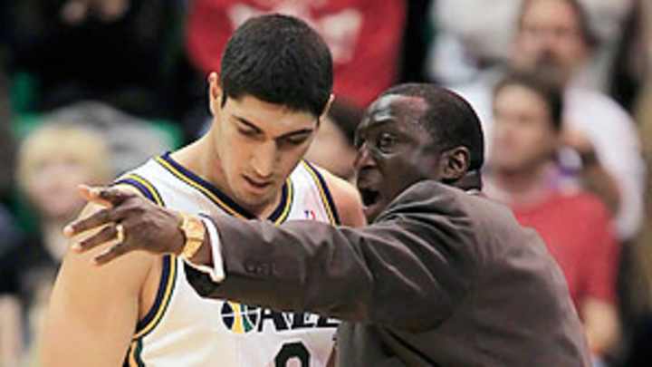 Jazz pick up '13-14 option on head coach Corbin Jazz pick up '13-14 option on head coach Corbin