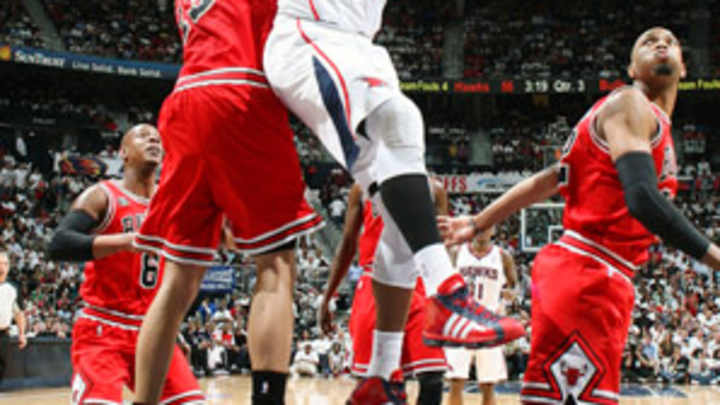 Smith shows why he's special as Hawks square series with Bulls
