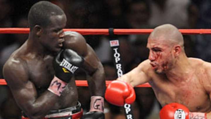 Pacquiao, Clottey reach deal to fight March 13 at Cowboys Stadium