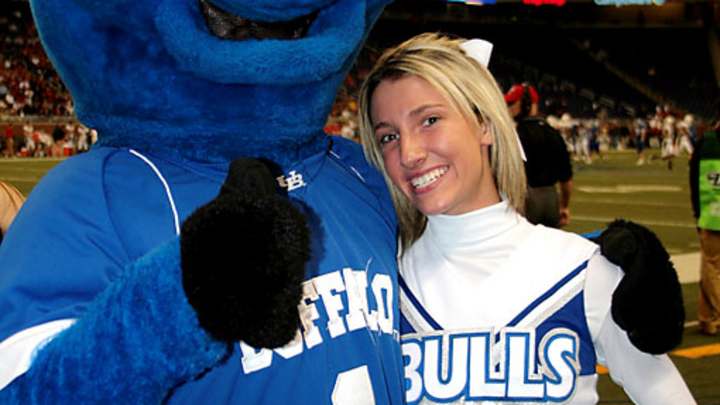 Cheerleader of the Week Cheerleader of the Week