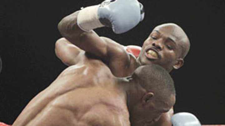 Bradley takes aim at Khan, unification of 140-pound division